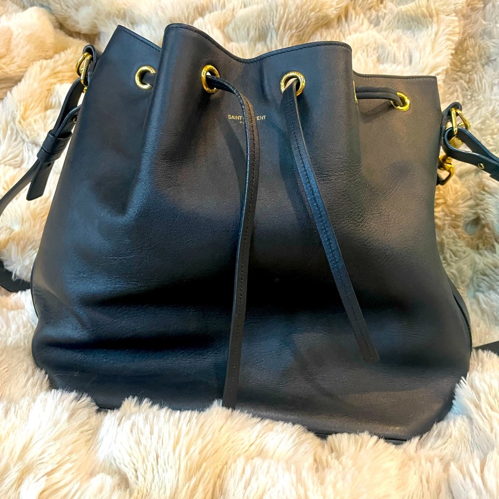 ⚜️ YSL EMMANUELLE Bucket Bag ⚜️